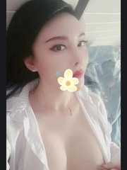 一线天骚货姐姐