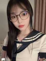 南山文静眼镜妹小桃