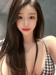 推荐一个小浪货很嗨皮