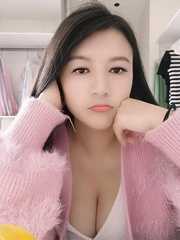 滨江气质美女微笑