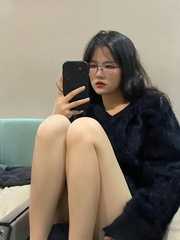 小区眼睛妹妹反差感十足