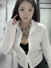 天心纹身小姐姐