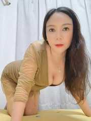 福田石厦长发姐姐