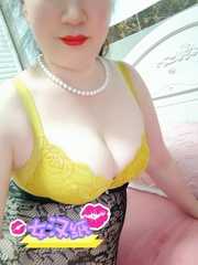 大屁股大奶三通熟女