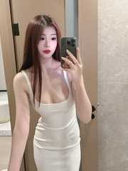 粉嫩妹子逼紧汁多