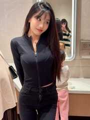 屁股很圆的妹子