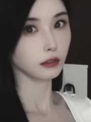 沐小七颜值身材好