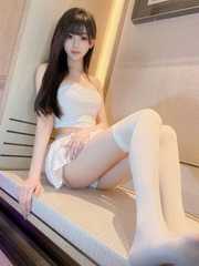 辣妹长着妖艳迷人脸蛋