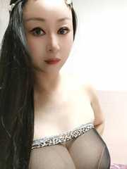 性感苗条的阿萨