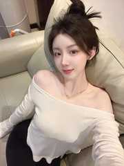 兼职瑜伽小姐姐年轻漂亮