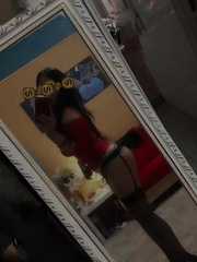 丝足风骚小媳妇