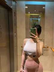 蜜桃臀瑜伽教练